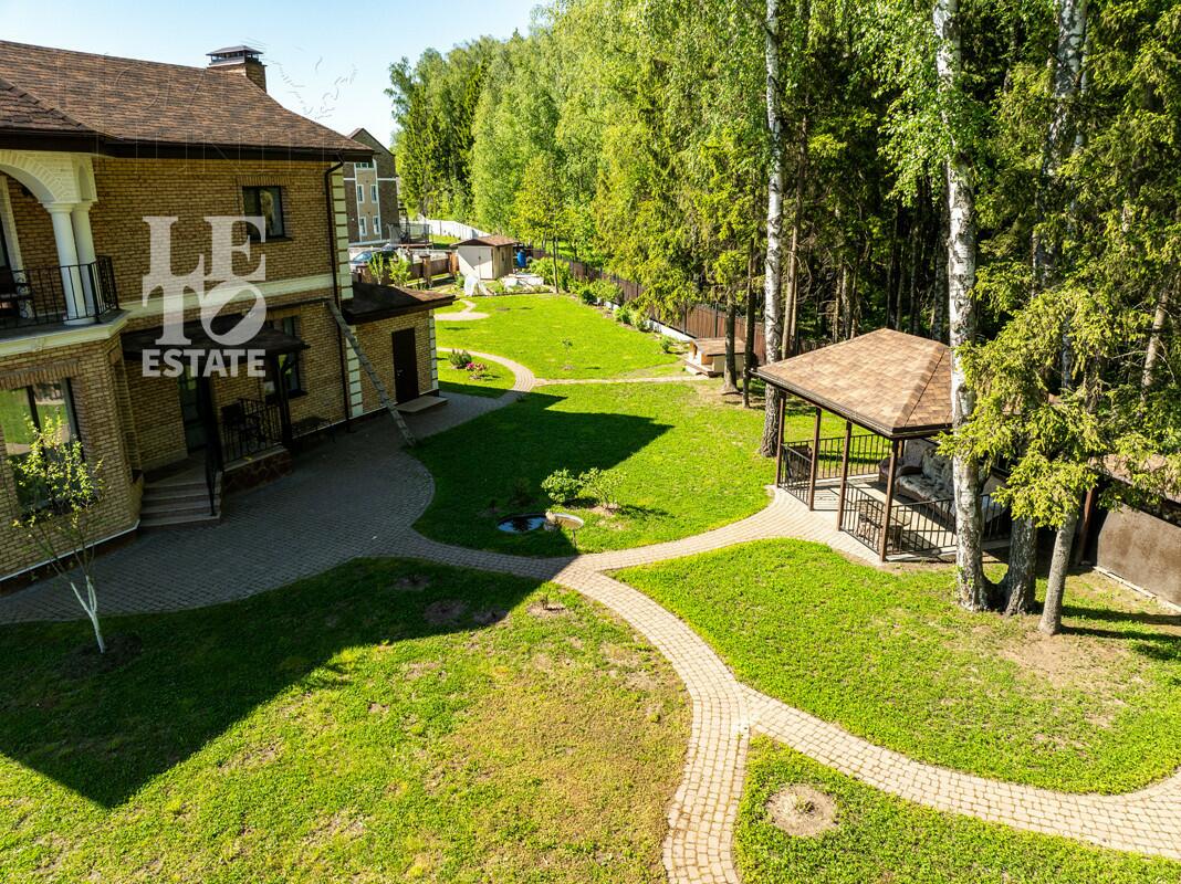 2-этажный коттедж 310.2 м² с отделкой