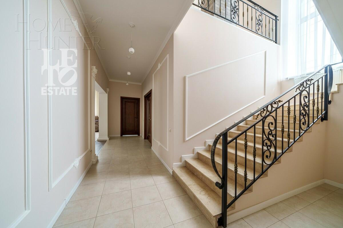 2-этажный коттедж 310.2 м² с отделкой