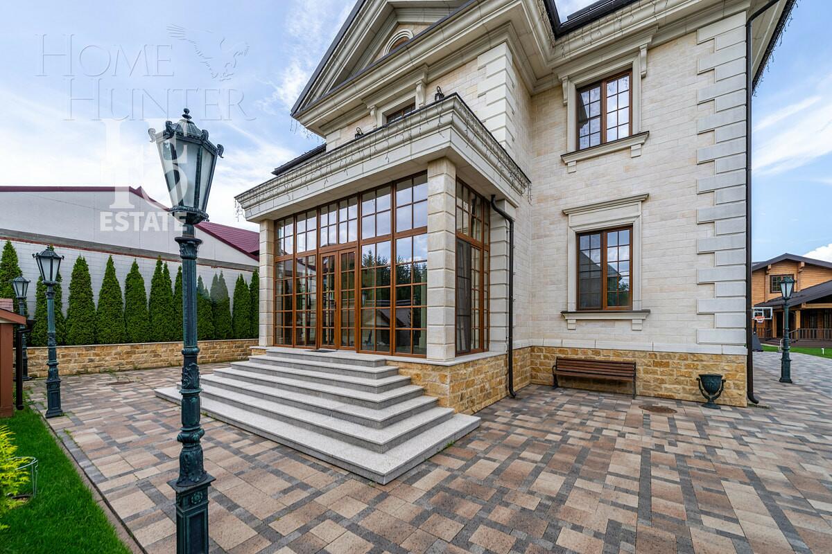 2-этажный коттедж 1 218 м² с отделкой