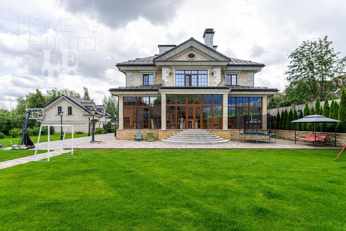 2-этажный коттедж 1 218 м² с отделкой