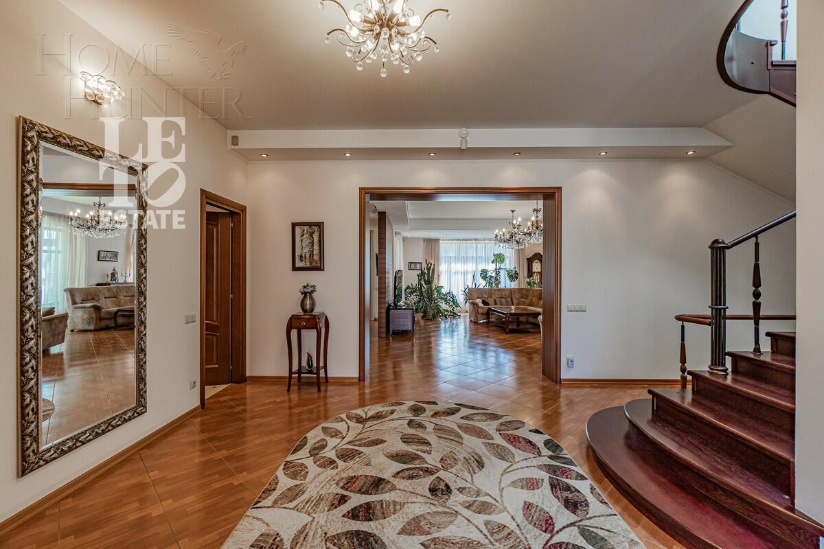 3-этажный коттедж 692.6 м² с отделкой