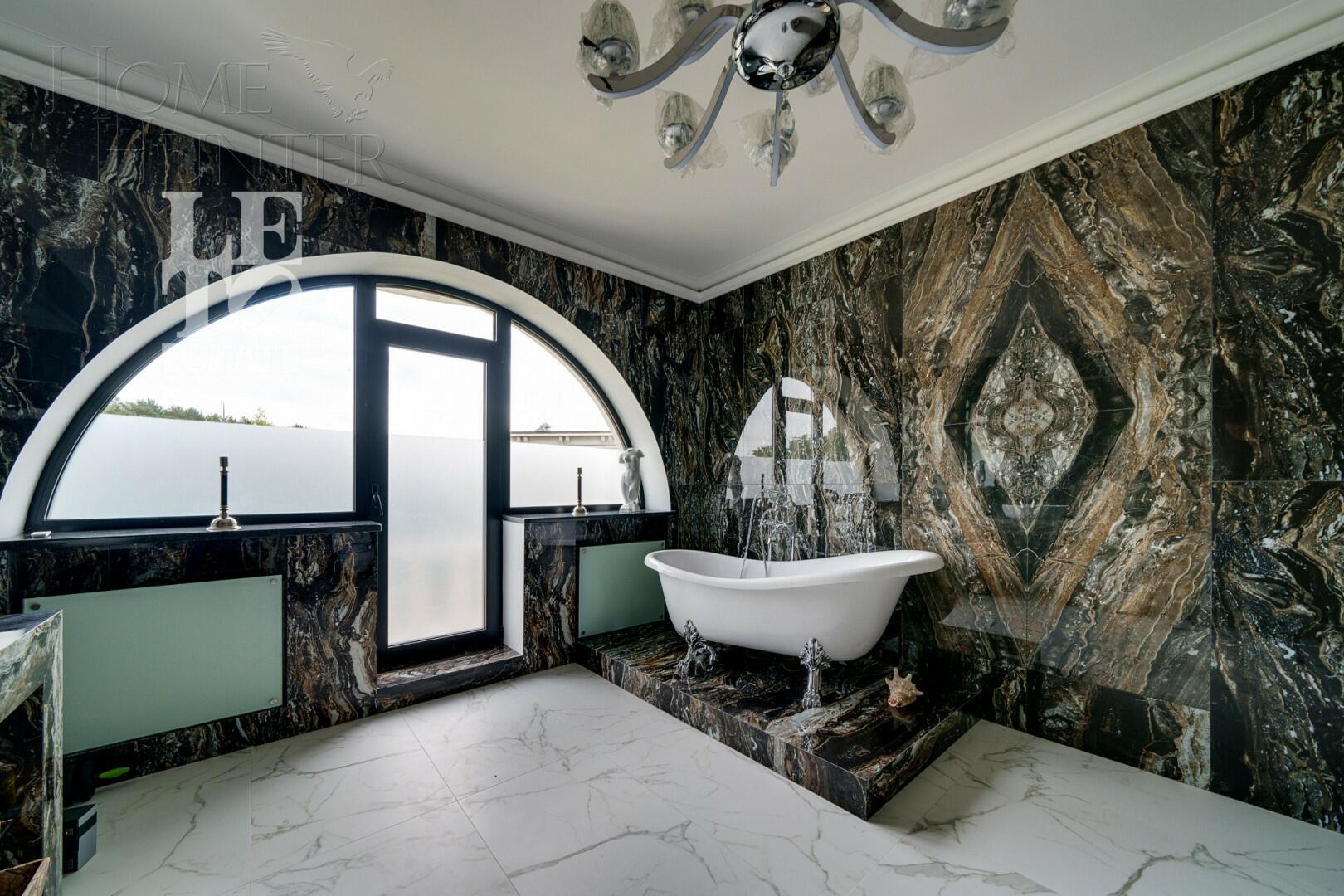 2-этажный коттедж 1 200 м² с отделкой