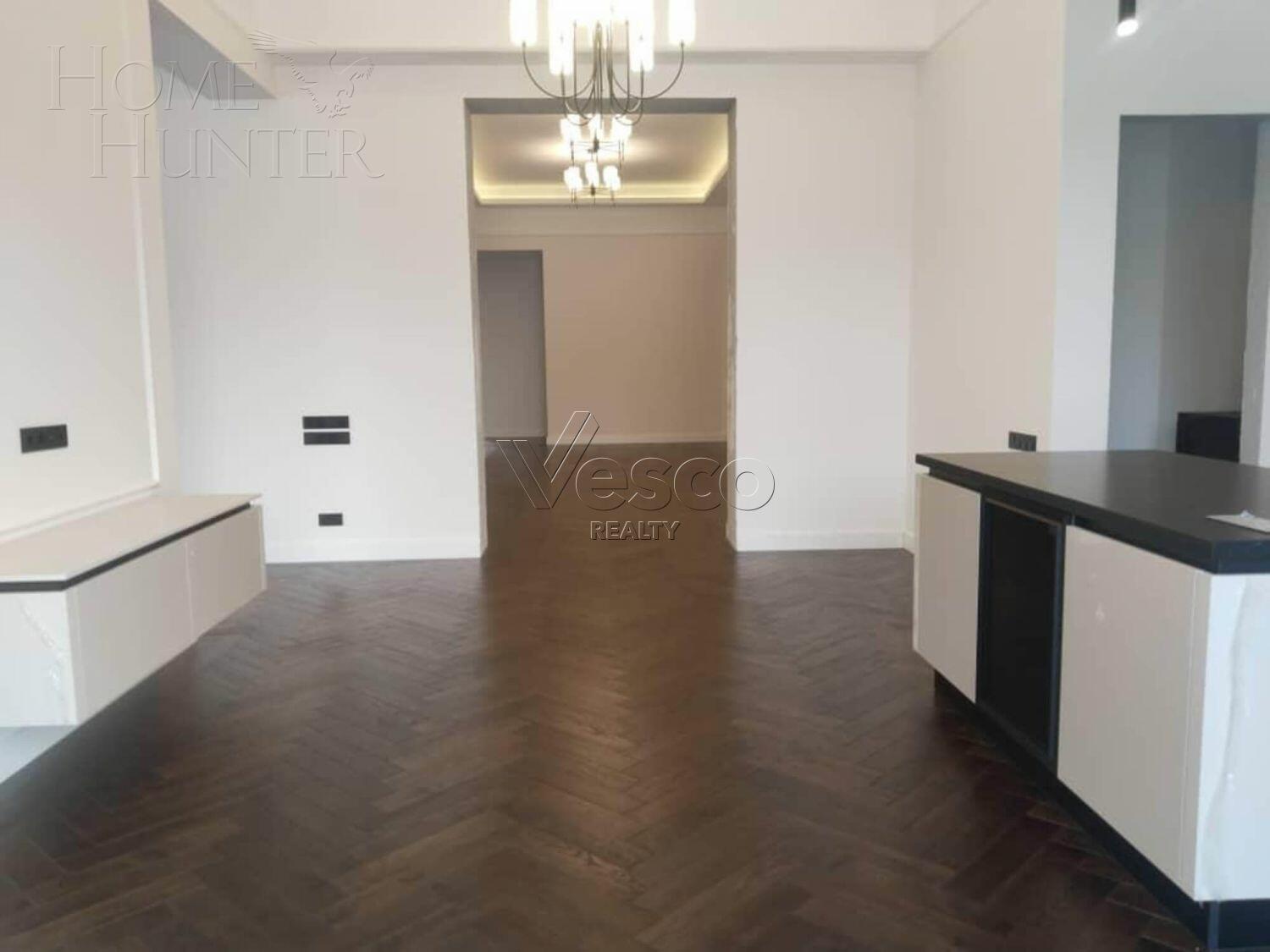 1-этажный коттедж 990 м² с отделкой