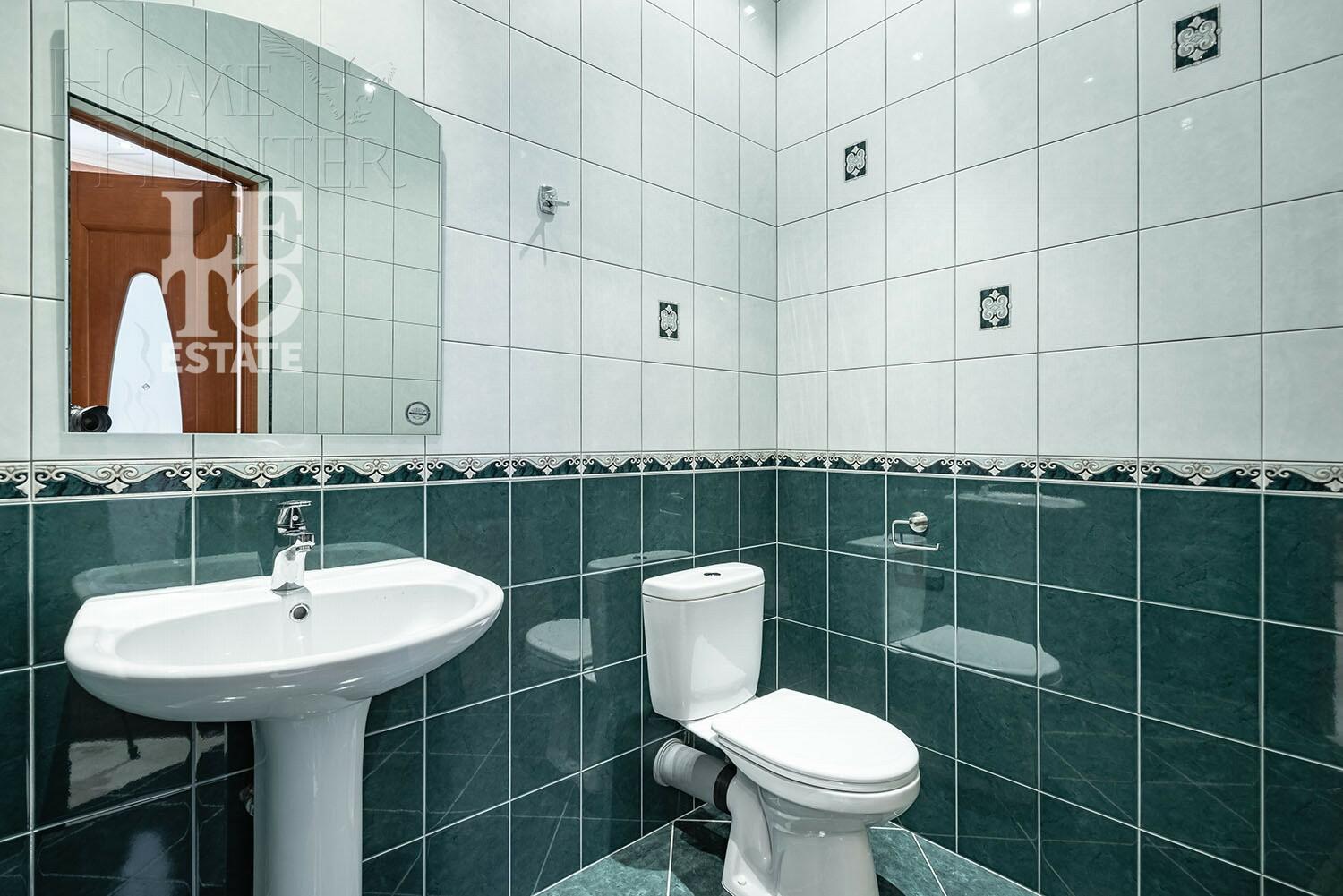 3-этажный коттедж 1 319 м² с отделкой