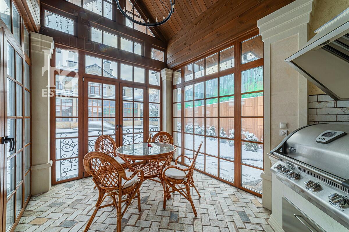 2-этажный коттедж 1 218 м² с отделкой