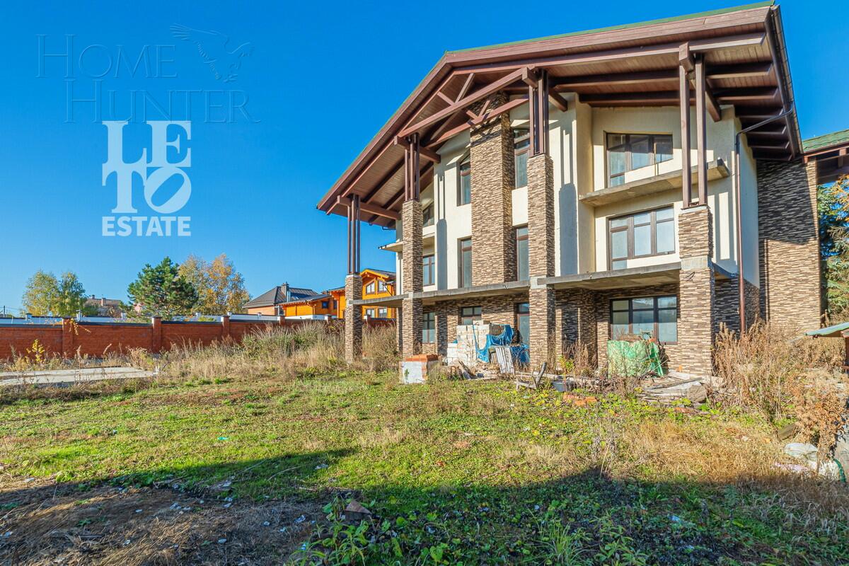 3-этажный коттедж 690 м² без отделки