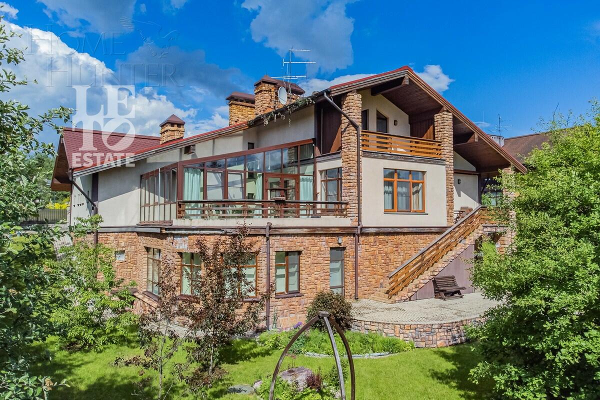 3-этажный коттедж 692.6 м² с отделкой