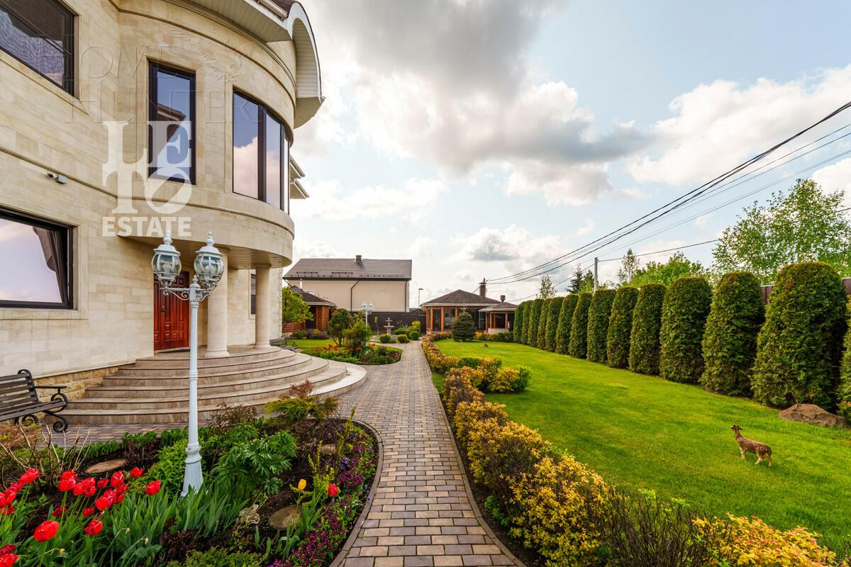 2-этажный коттедж 529.6 м² с отделкой