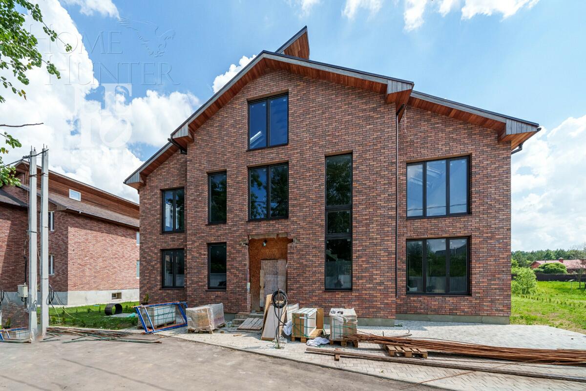 2-этажный коттедж 398.2 м² без отделки