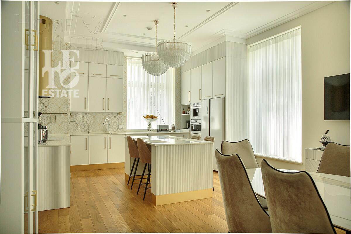 2-этажный коттедж 1 200 м² с отделкой