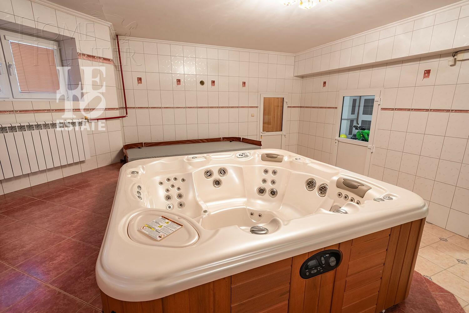 3-этажный коттедж 1 319 м² с отделкой