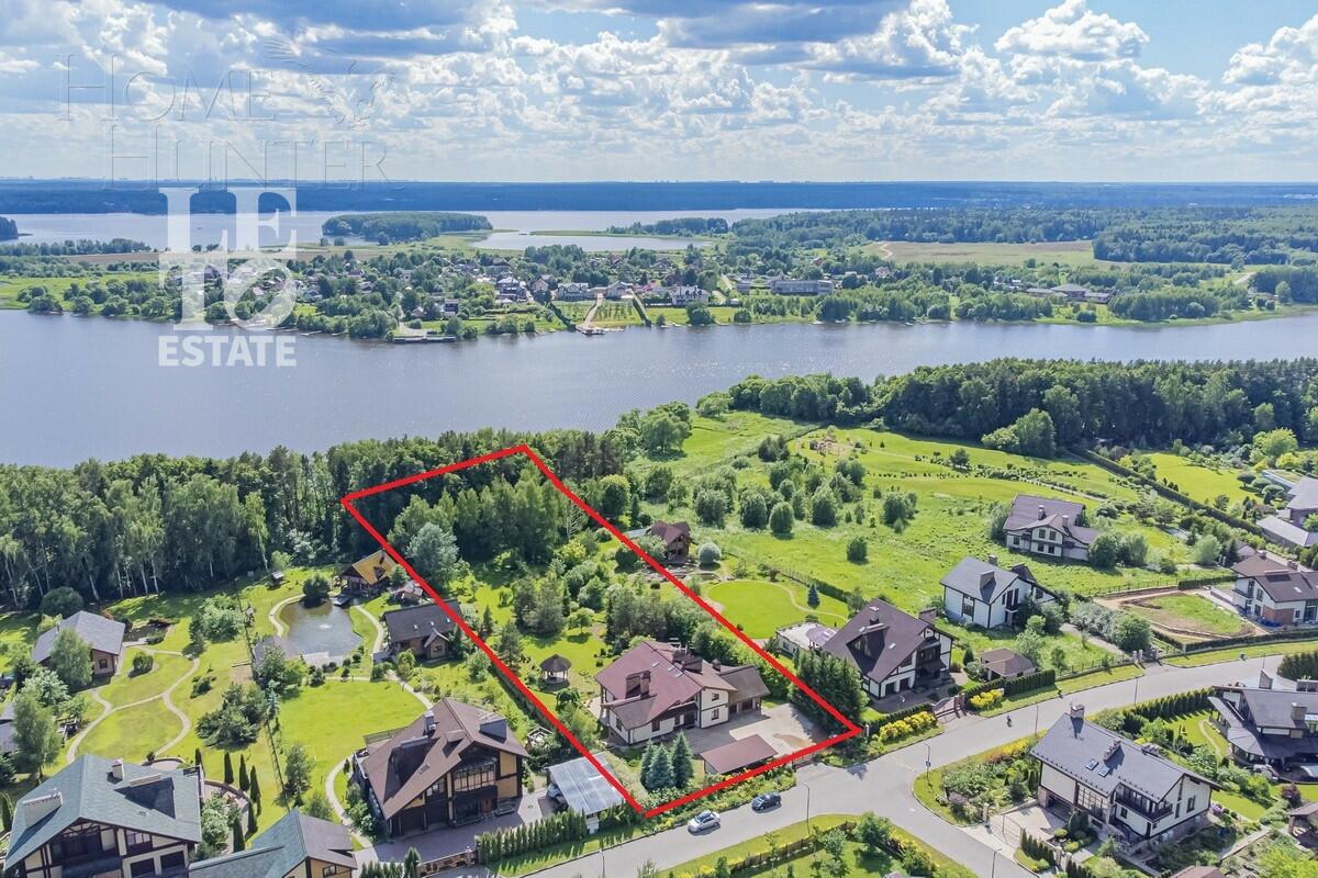 3-этажный коттедж 692.6 м² с отделкой