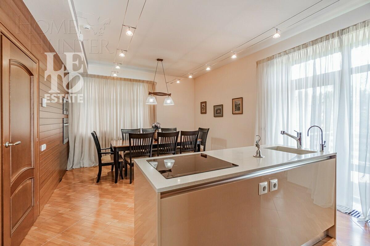 3-этажный коттедж 692.6 м² с отделкой