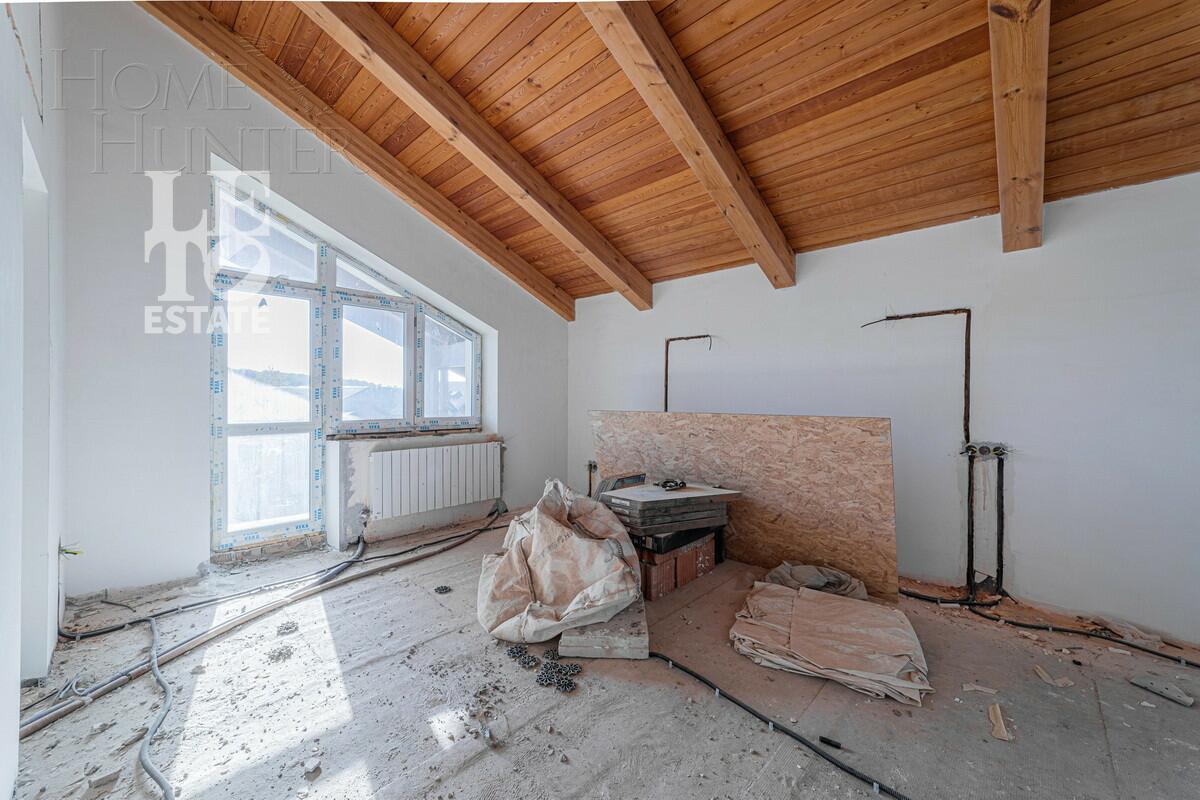 3-этажный коттедж 690 м² без отделки