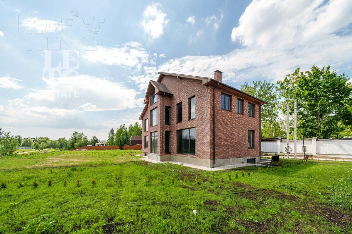 2-этажный коттедж 398.2 м² без отделки