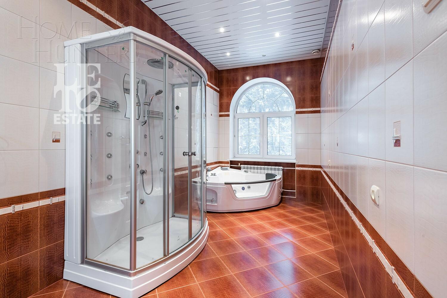 3-этажный коттедж 1 319 м² с отделкой