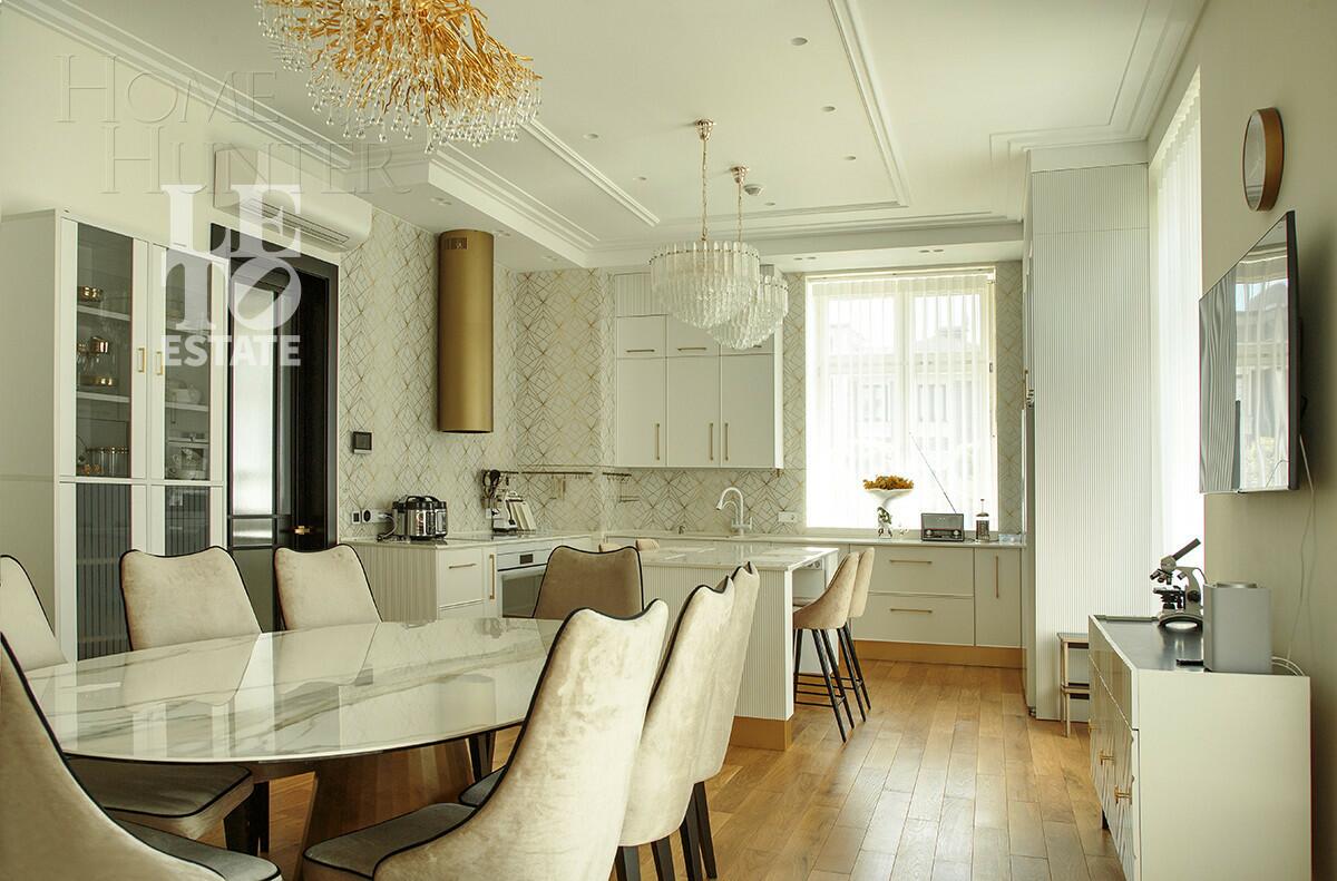 2-этажный коттедж 1 200 м² с отделкой