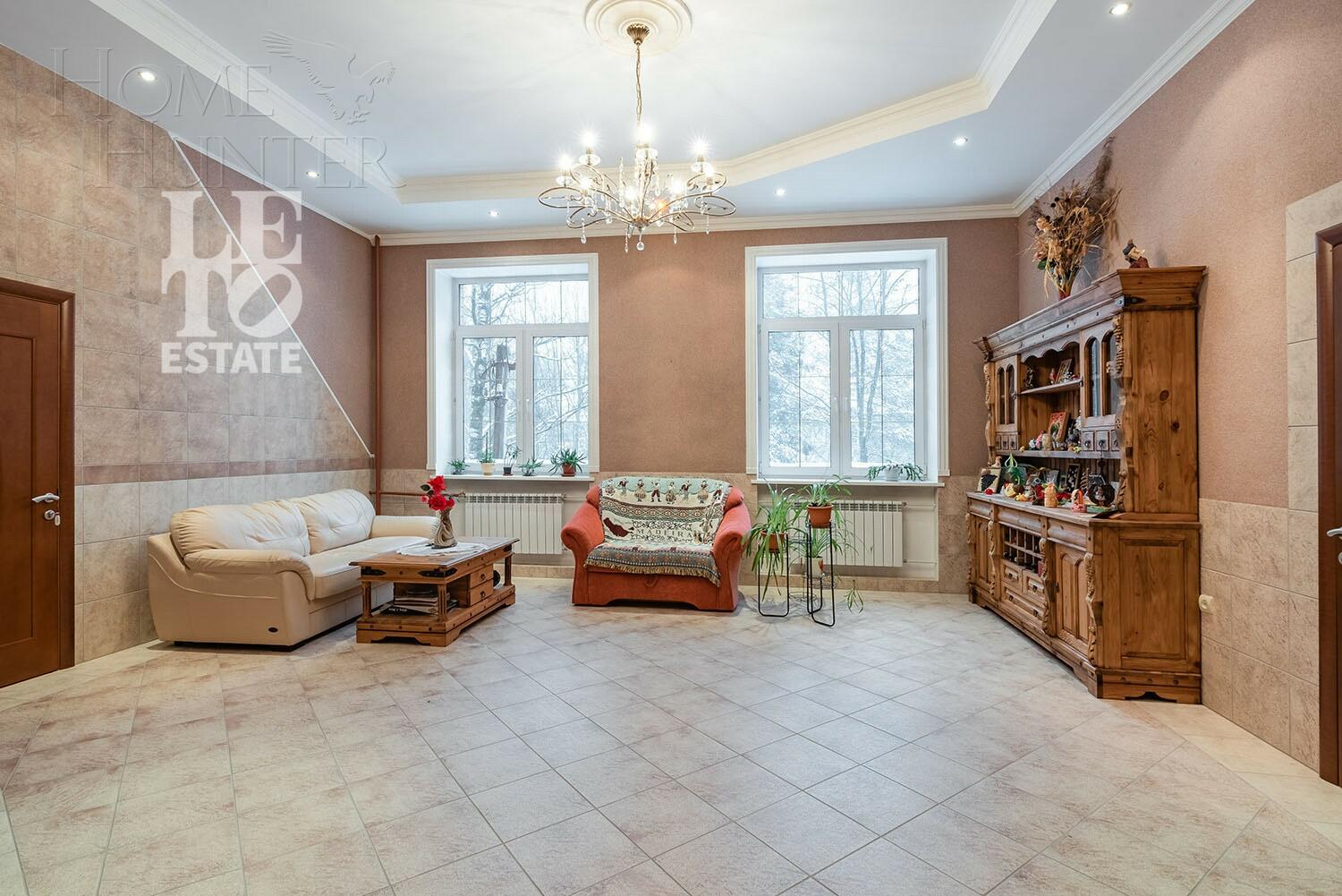 3-этажный коттедж 1 319 м² с отделкой