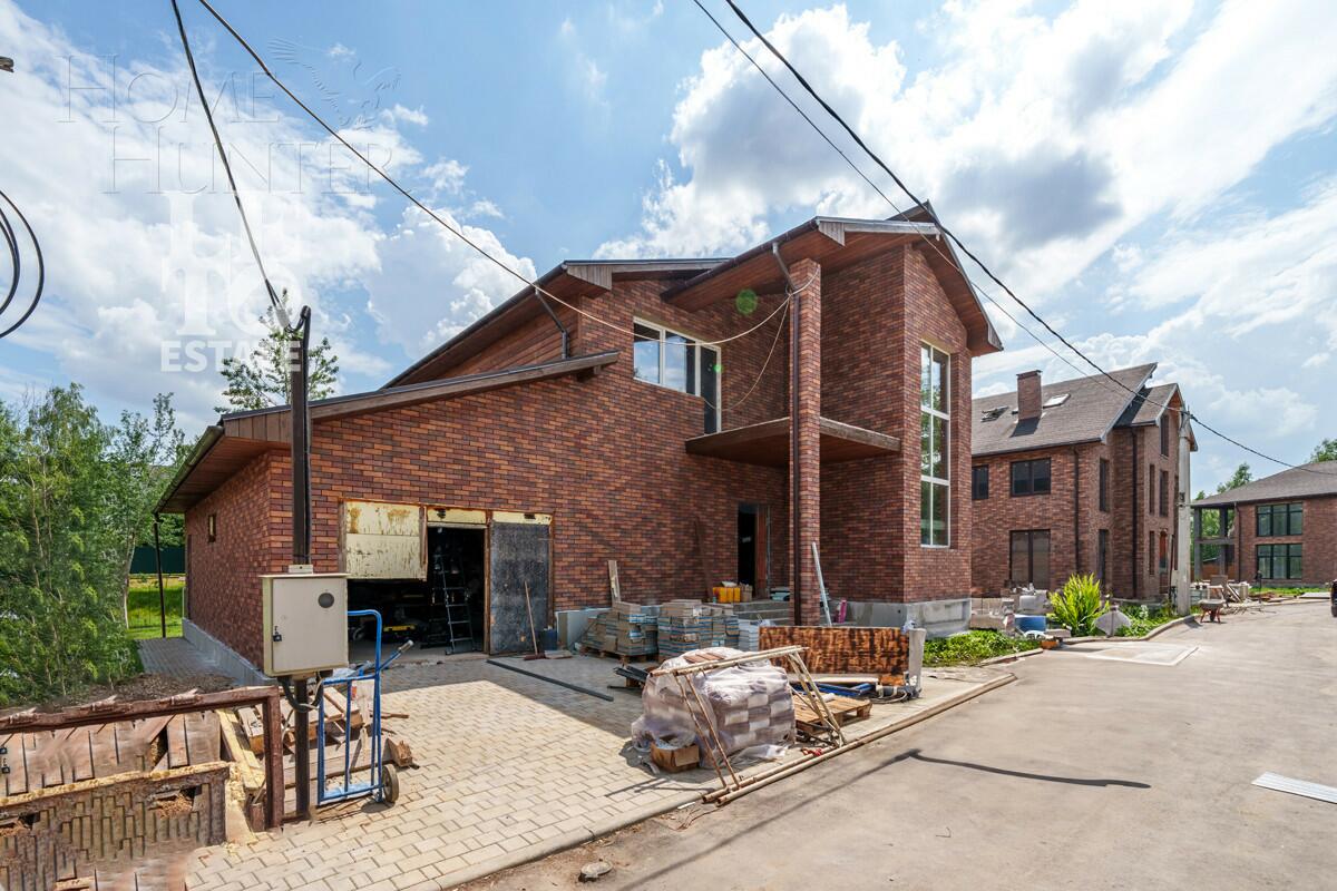 2-этажный коттедж 606.8 м² без отделки