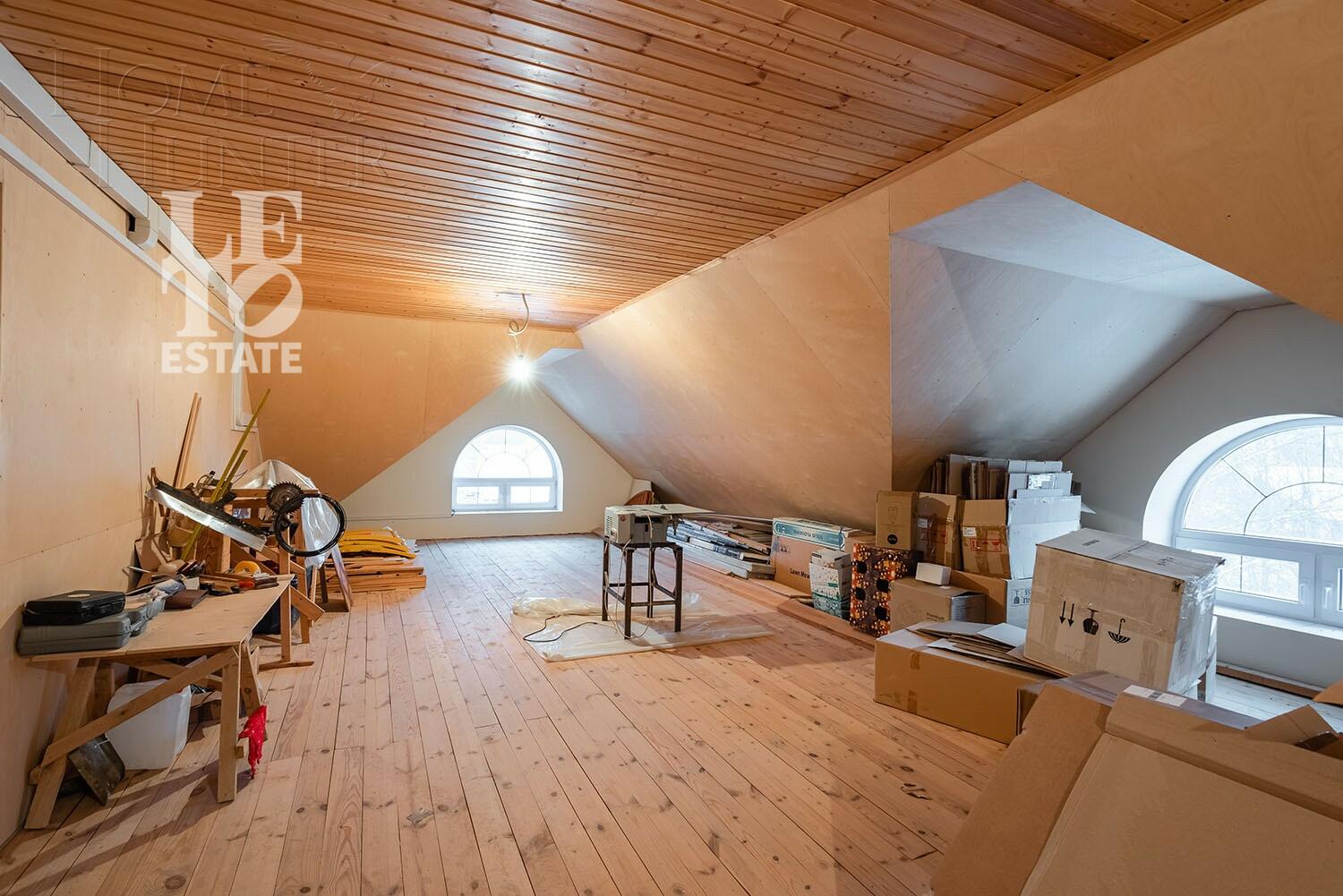 3-этажный коттедж 1 319 м² с отделкой