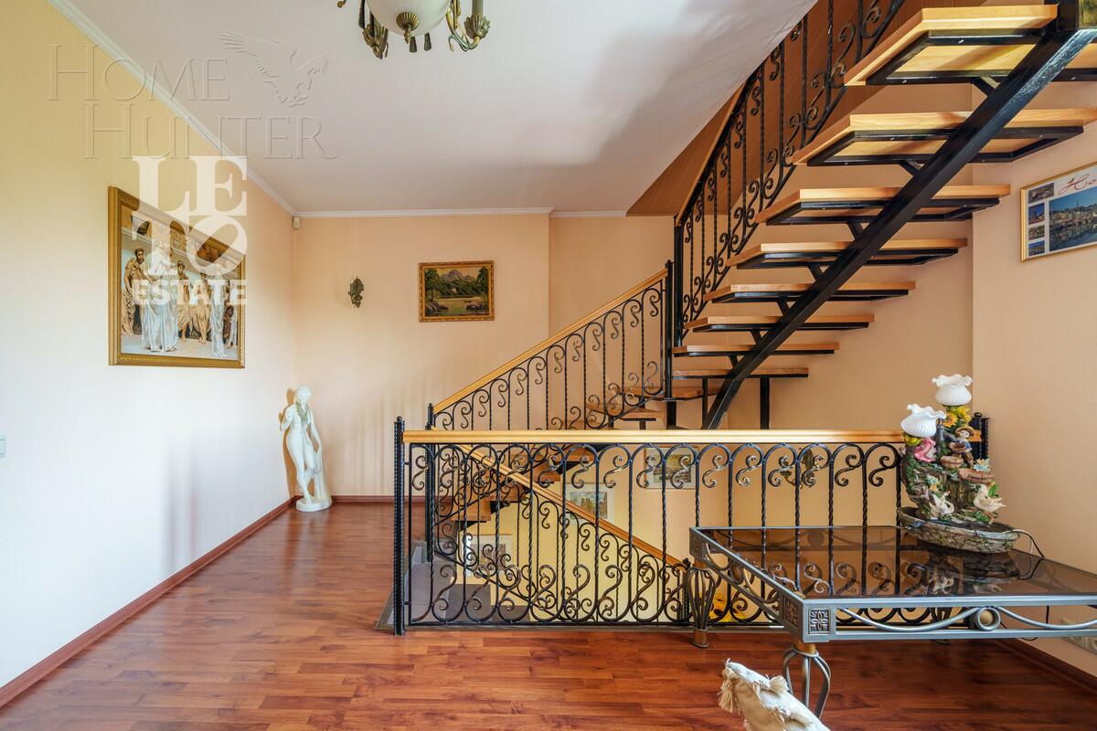 2-этажный коттедж 330 м² с отделкой