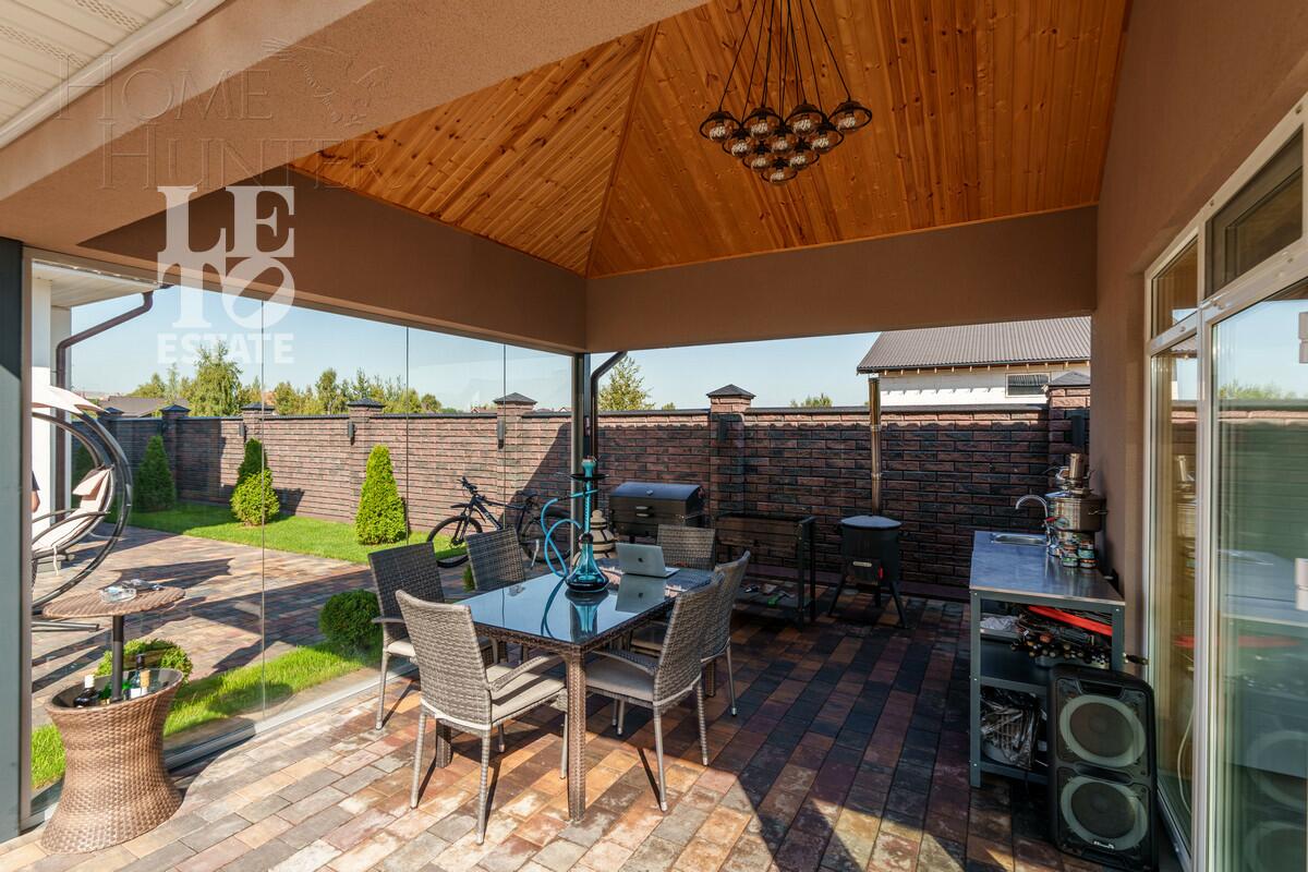 2-этажный коттедж 244 м² с отделкой