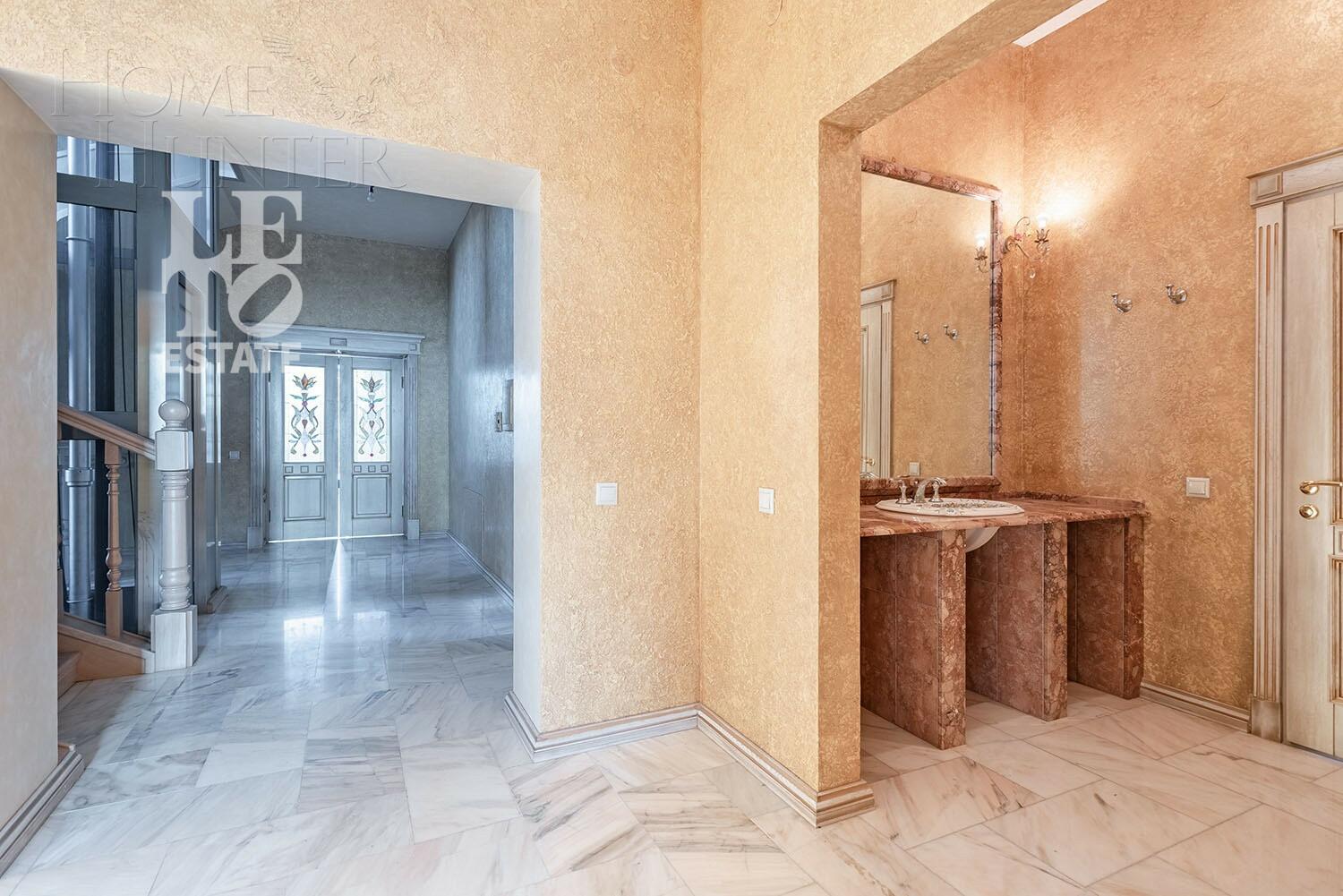 2-этажный коттедж 479.7 м² с отделкой