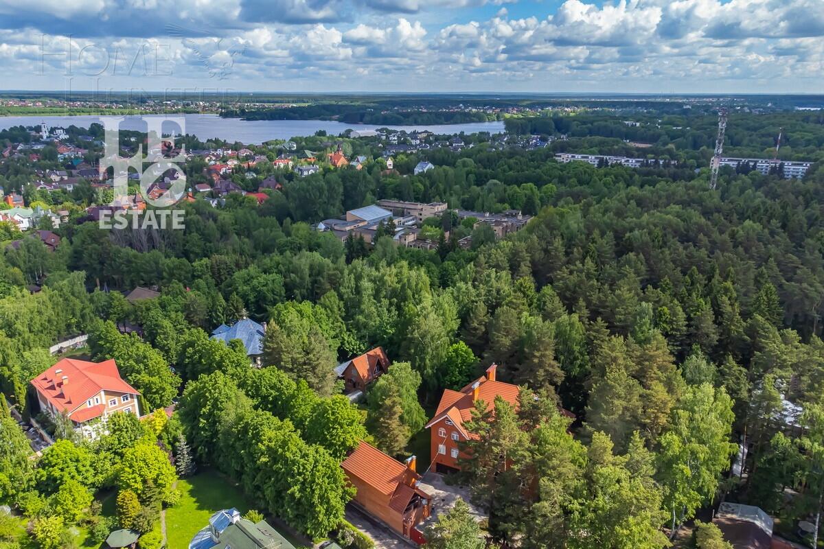 3-этажный коттедж 1 319 м² с отделкой