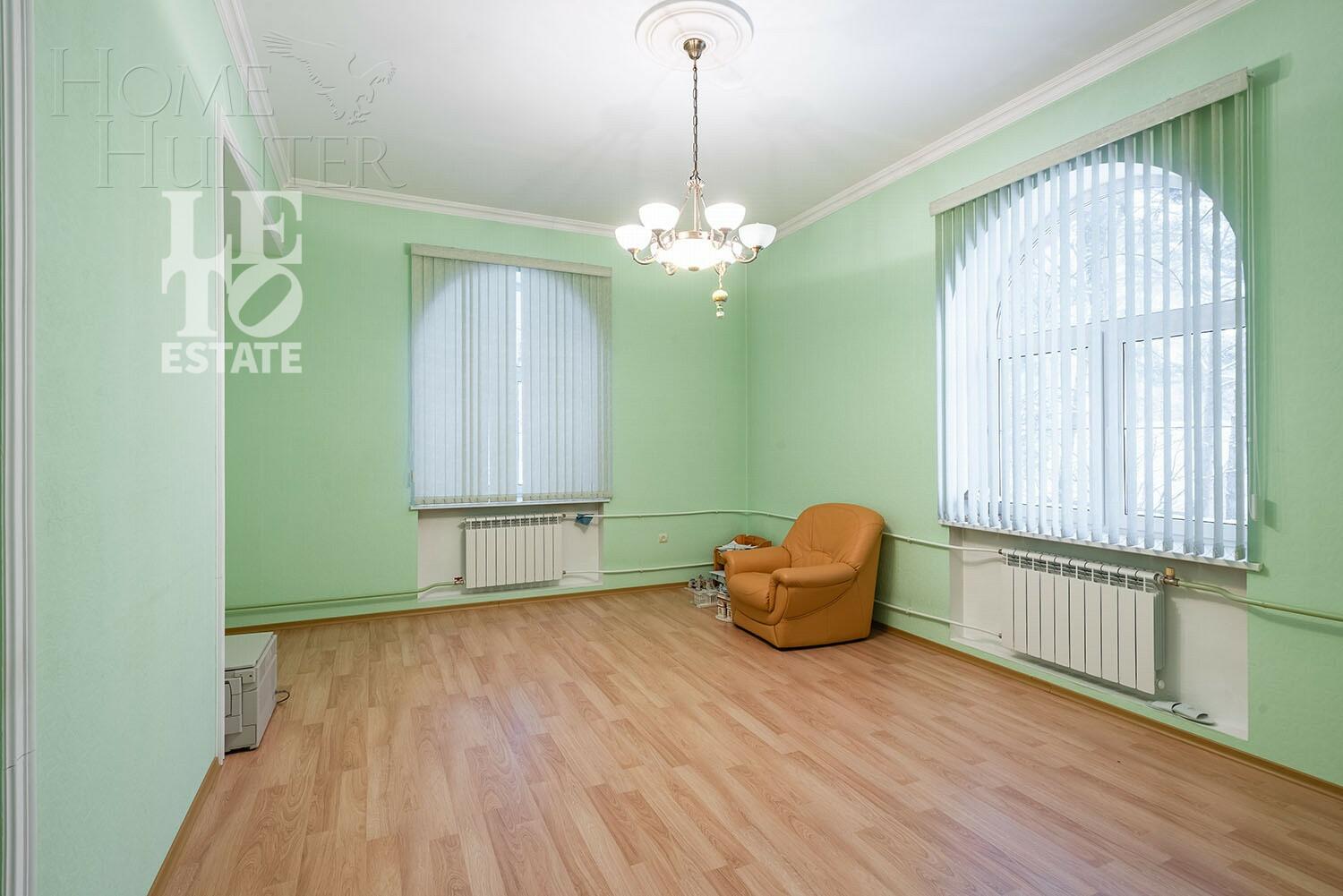 3-этажный коттедж 1 319 м² с отделкой