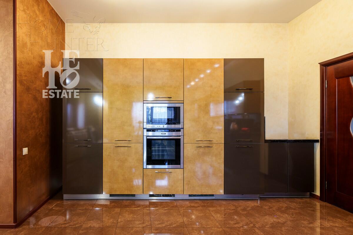 2-этажный коттедж 529.6 м² с отделкой