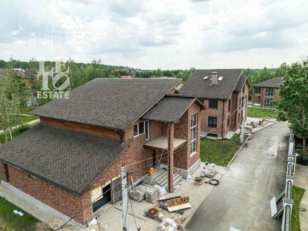 2-этажный коттедж 606.8 м² без отделки