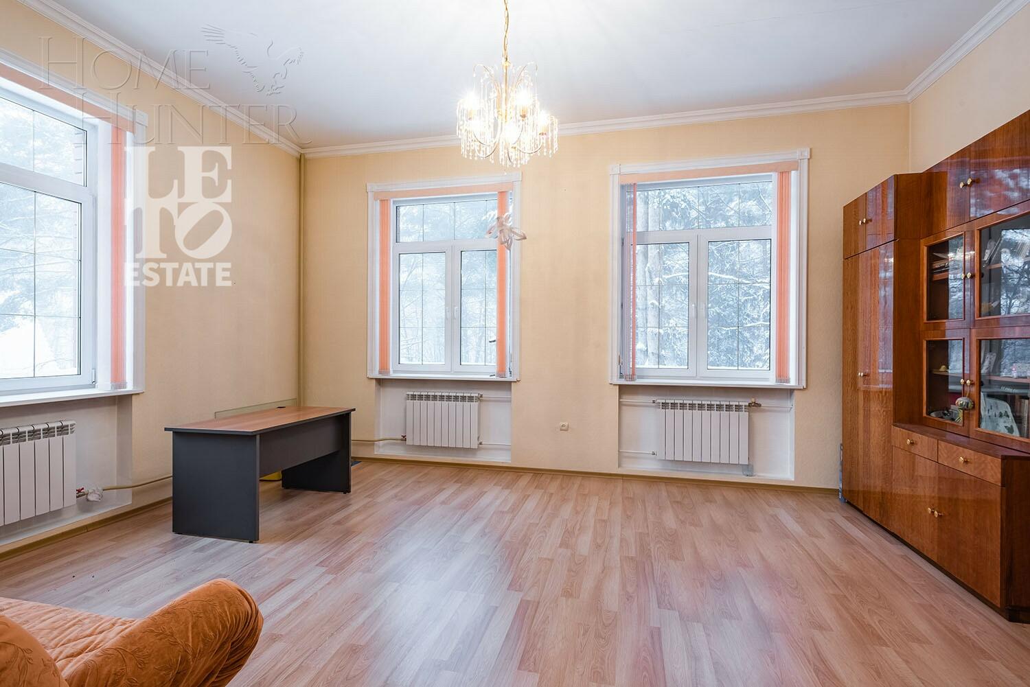 3-этажный коттедж 1 319 м² с отделкой