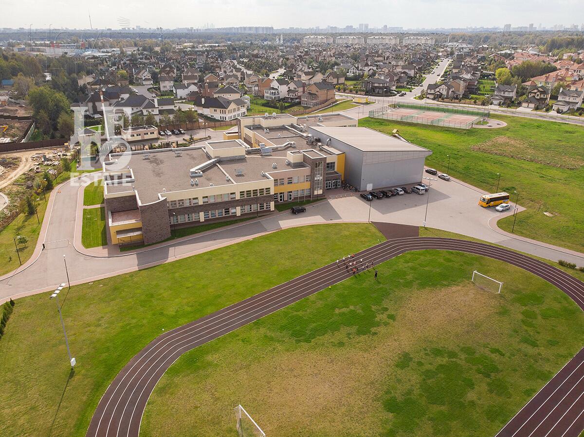 2-этажный коттедж 1 218 м² с отделкой