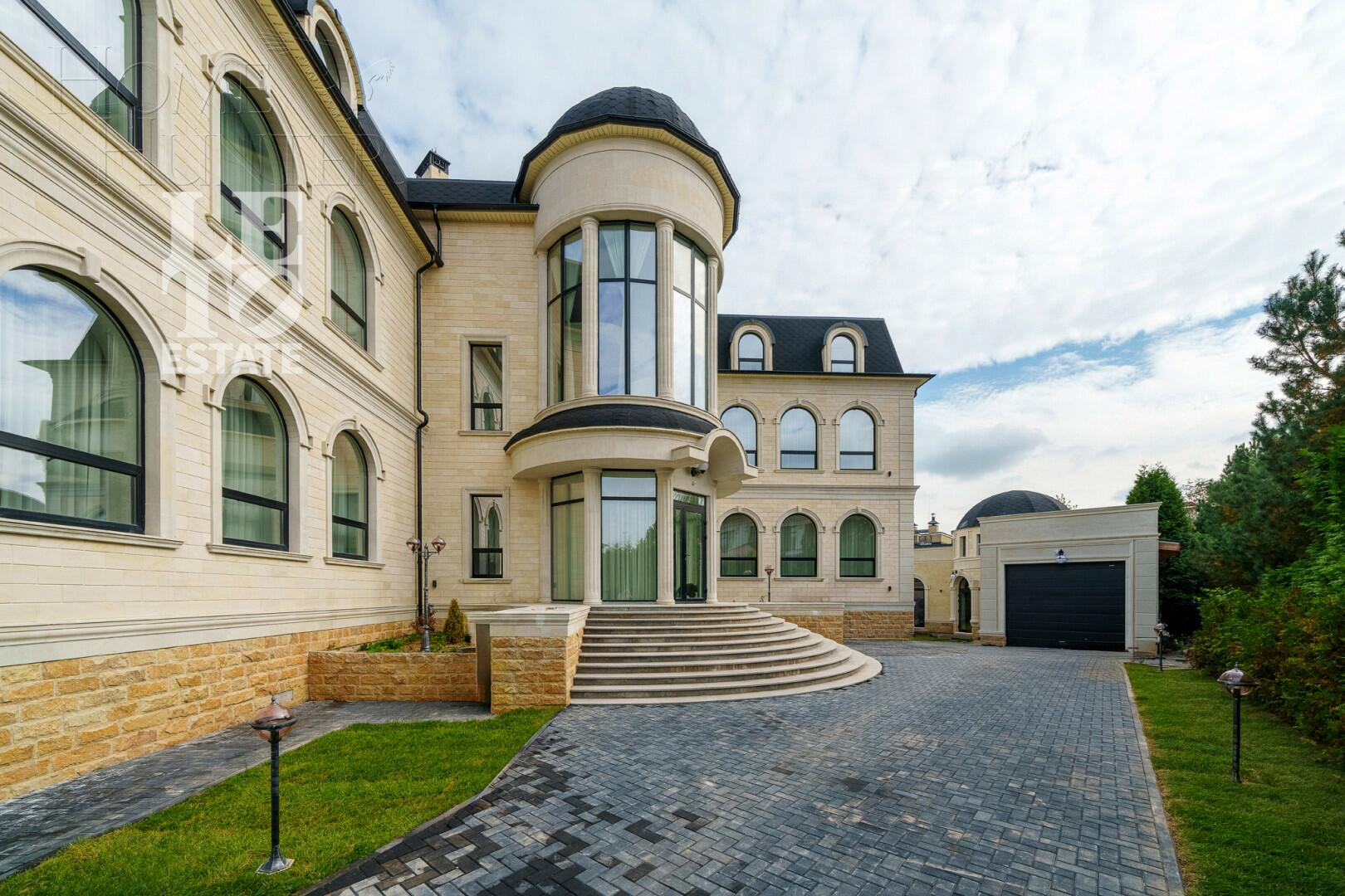 2-этажный коттедж 1 200 м² с отделкой