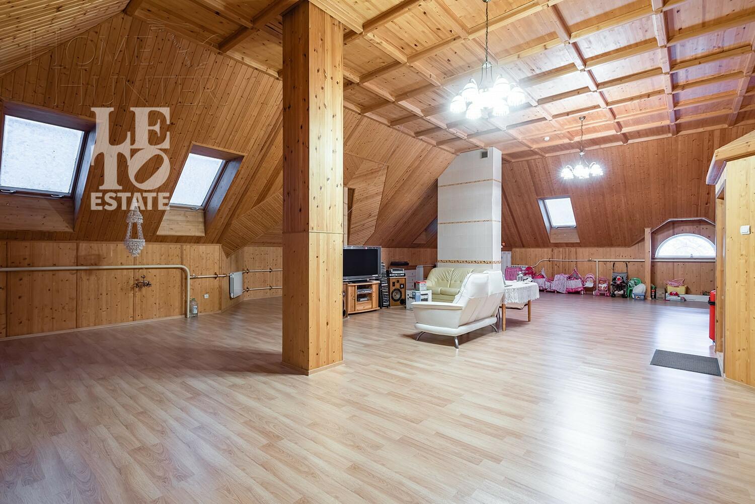 3-этажный коттедж 1 319 м² с отделкой