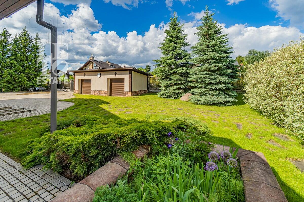 3-этажный коттедж 692.6 м² с отделкой