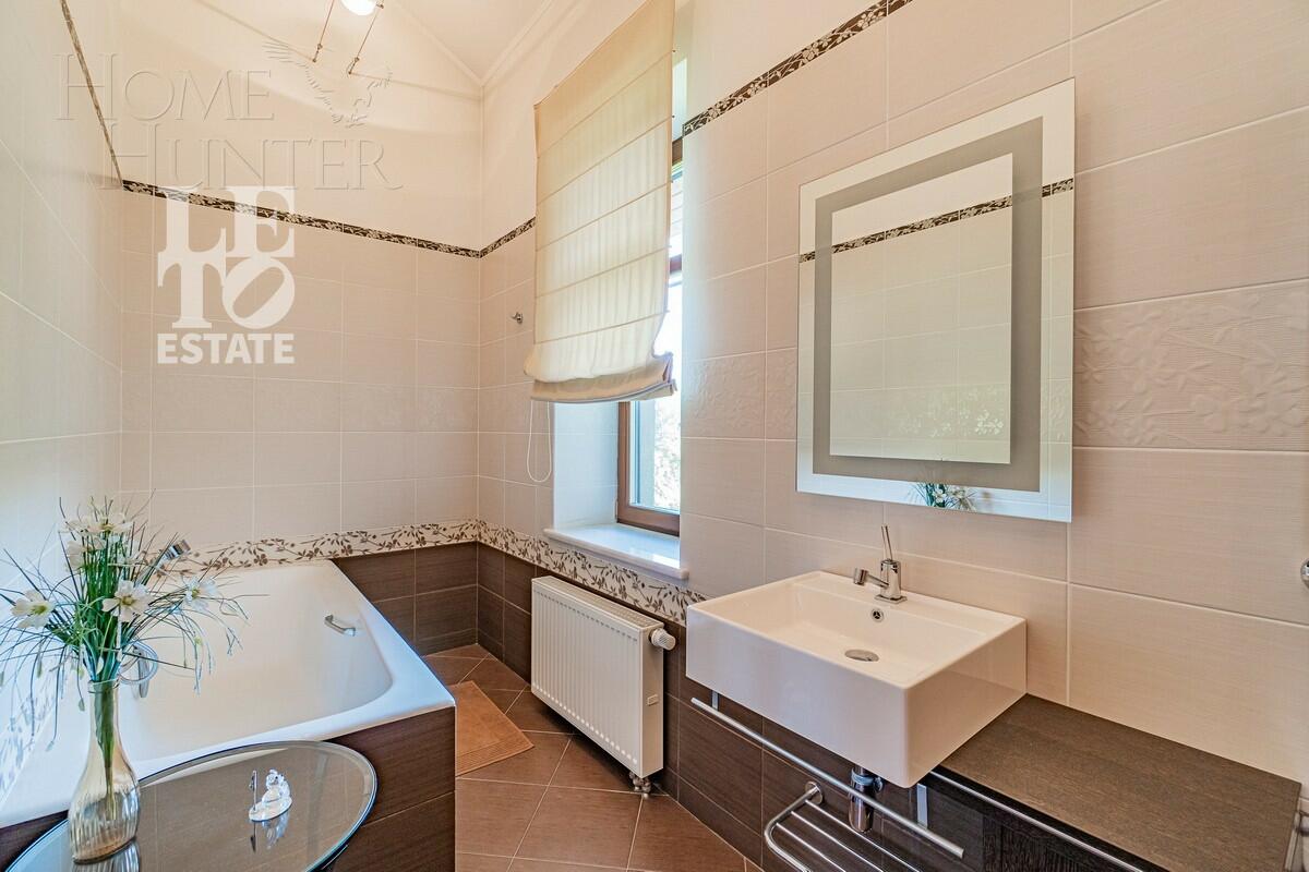 3-этажный коттедж 692.6 м² с отделкой