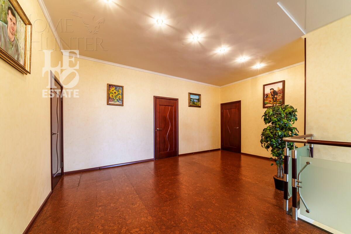 2-этажный коттедж 529.6 м² с отделкой