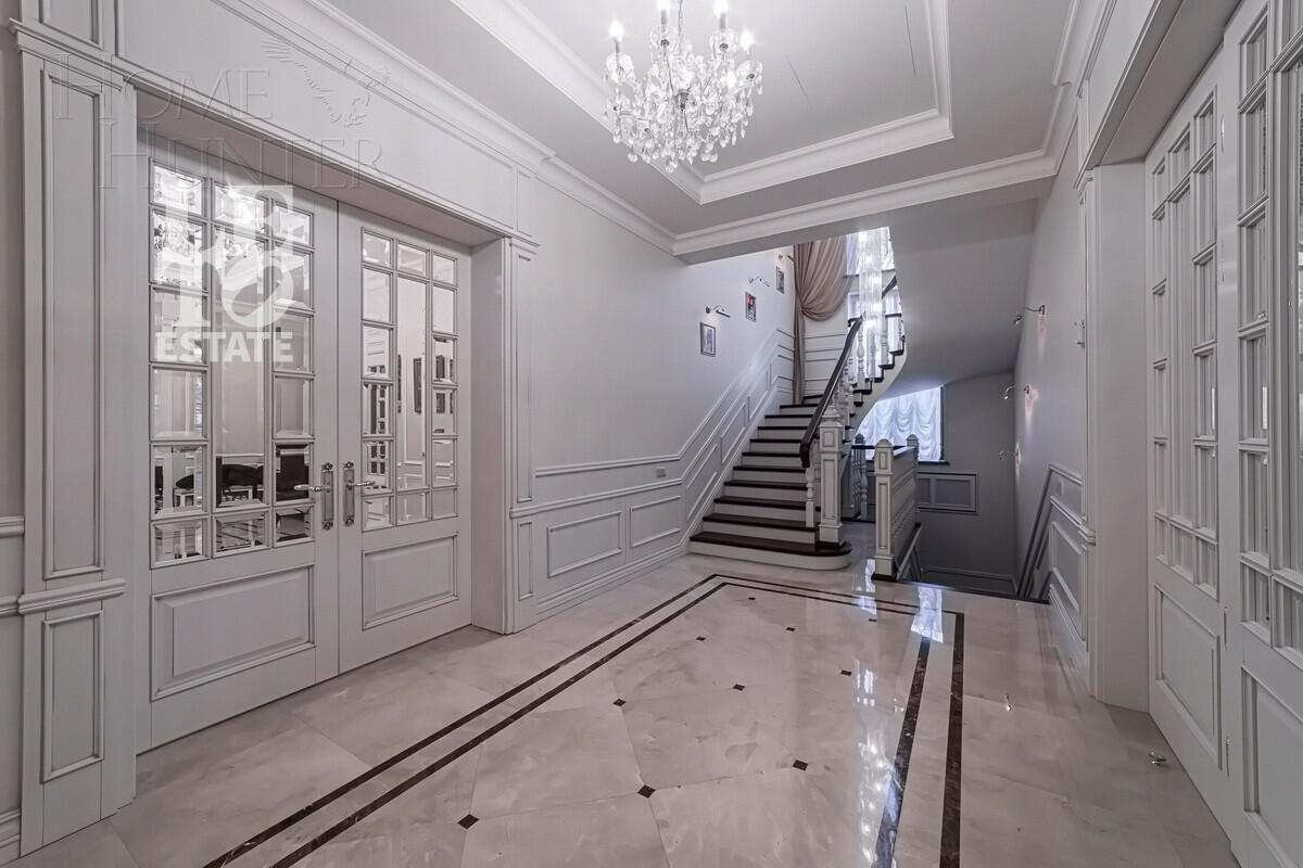 2-этажный коттедж 1 218 м² с отделкой