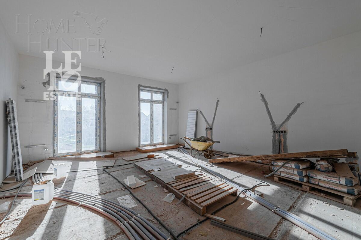 3-этажный коттедж 690 м² без отделки