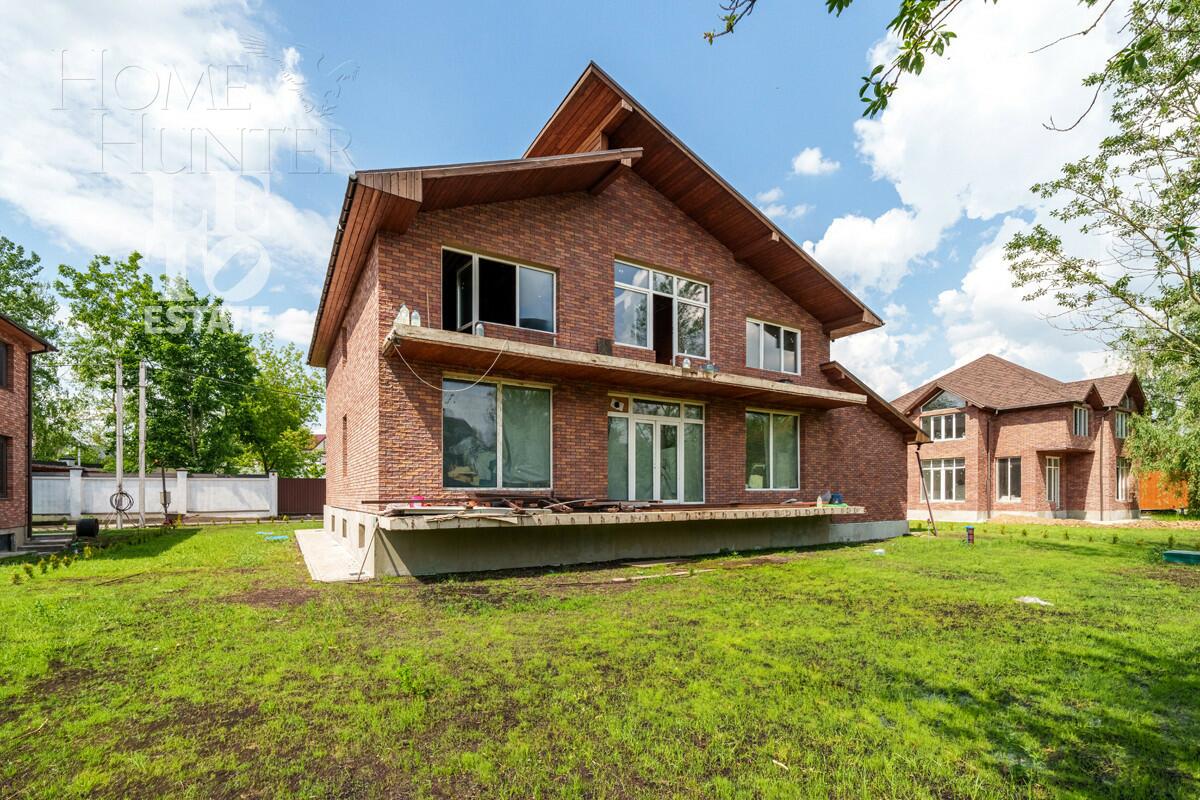 2-этажный коттедж 606.8 м² без отделки