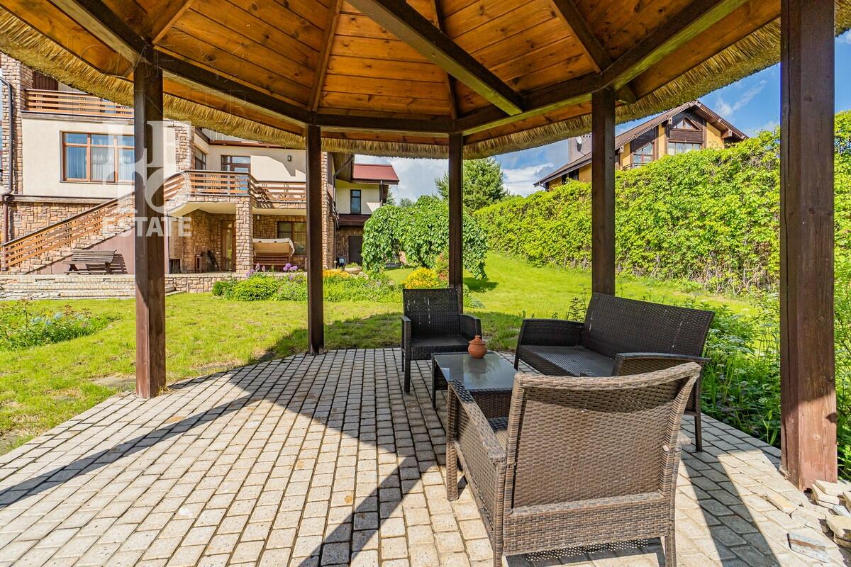 3-этажный коттедж 692.6 м² с отделкой