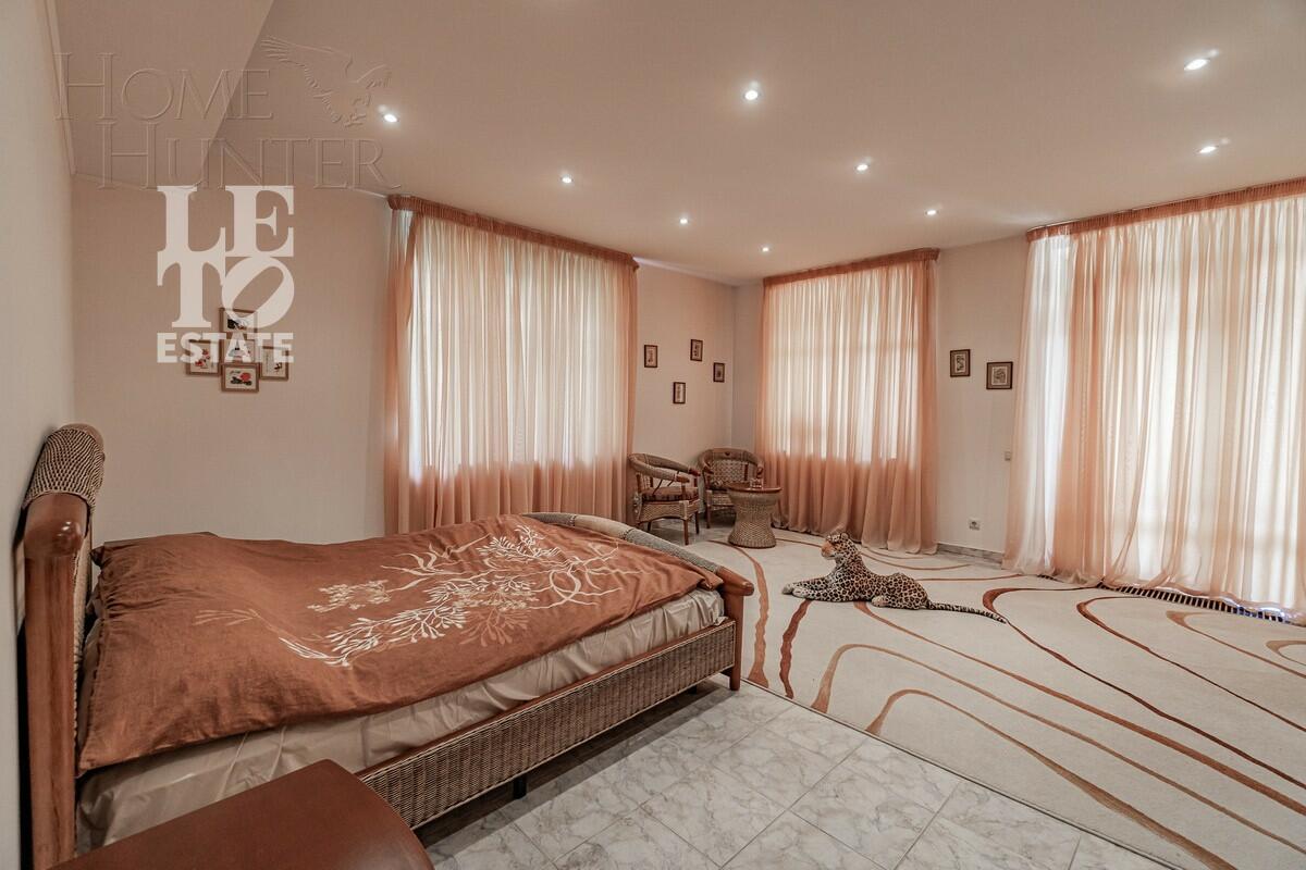 3-этажный коттедж 692.6 м² с отделкой