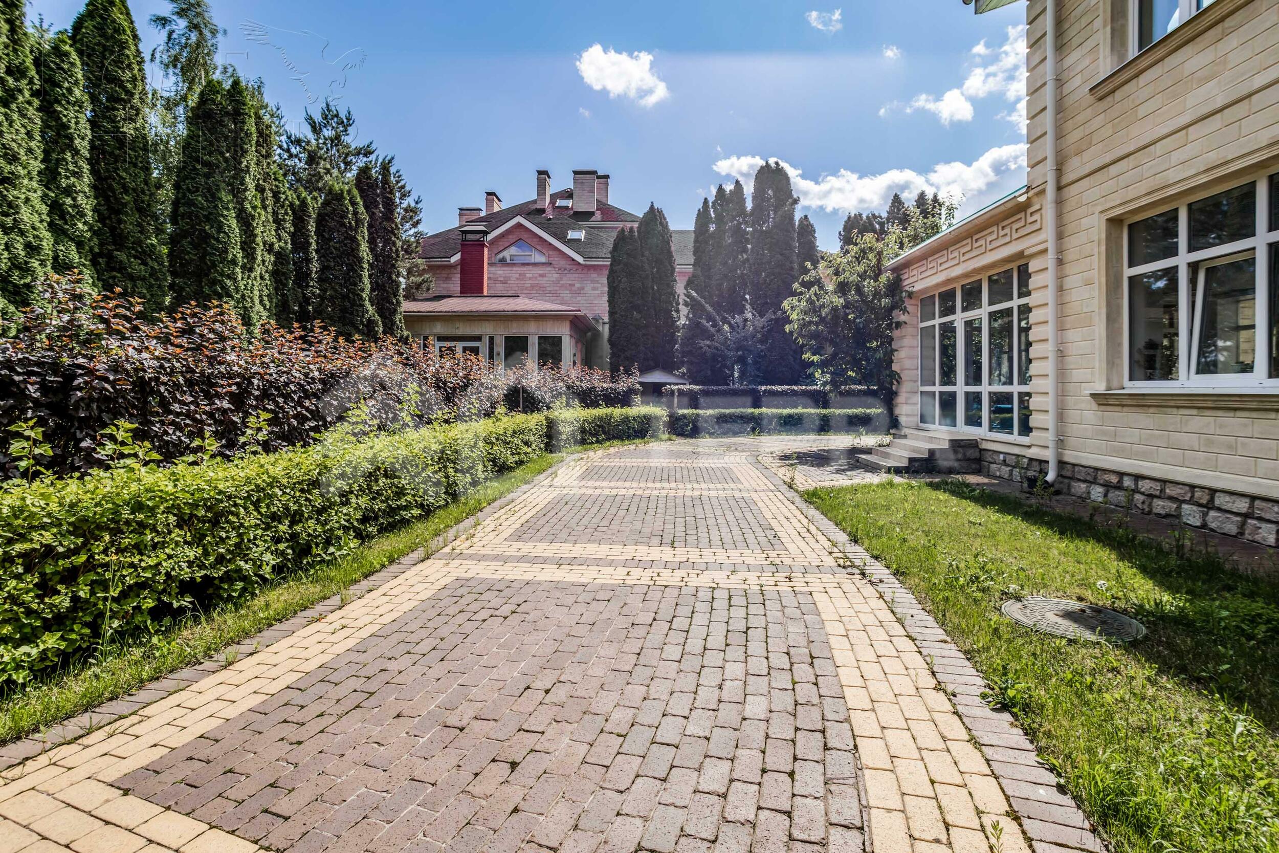 2-этажный коттедж 1 087 м² с отделкой