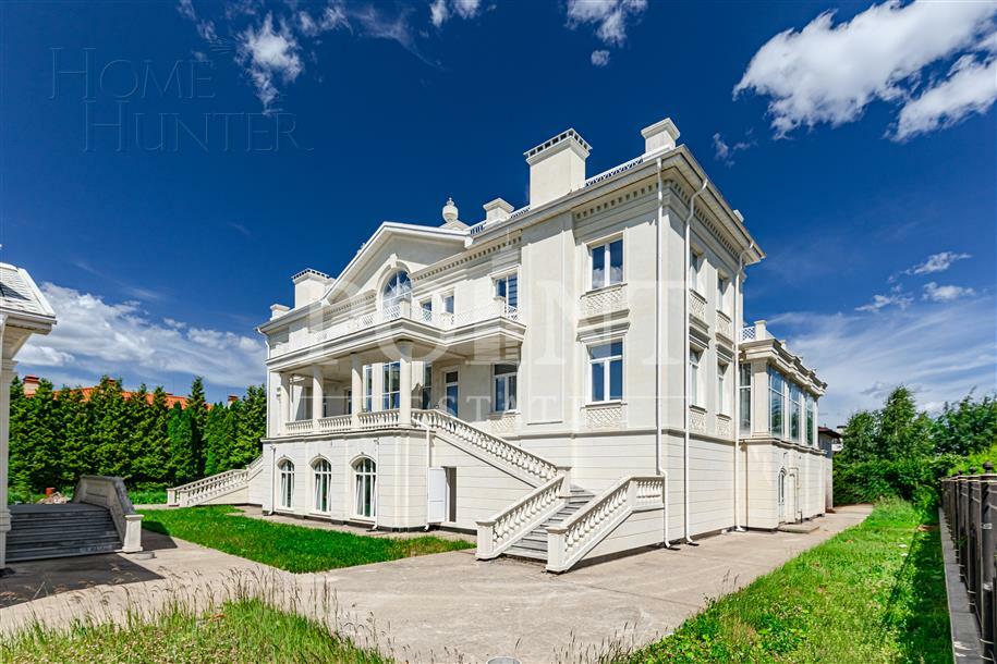 3-этажный коттедж 1 532 м² без отделки