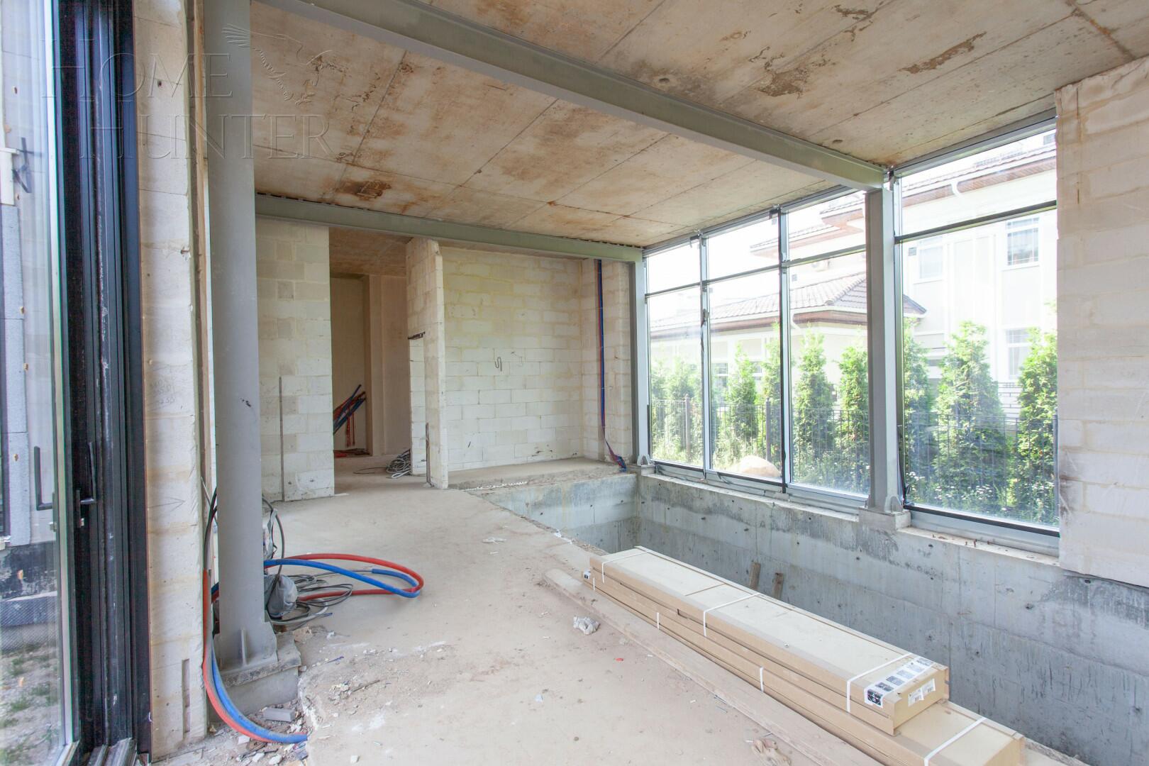 3-этажный коттедж 1 220 м² без отделки