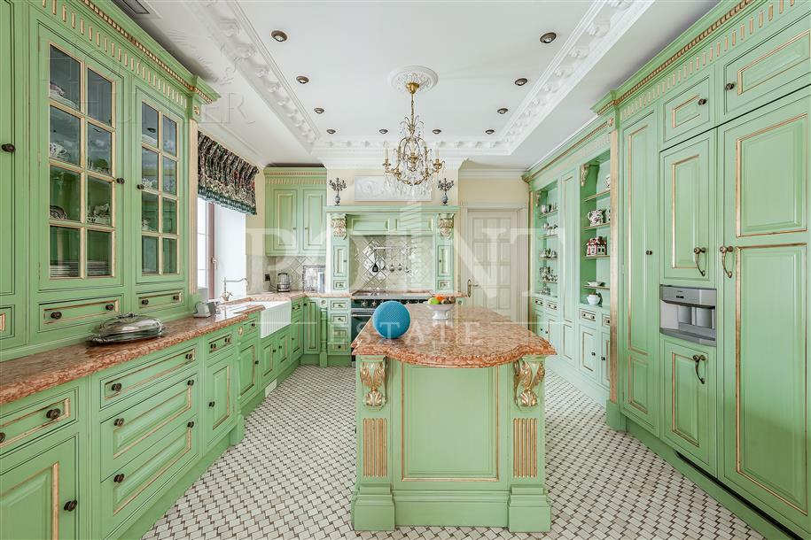 2-этажный коттедж 650 м² с отделкой