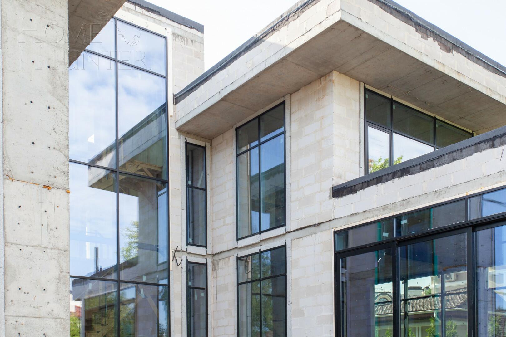 3-этажный коттедж 1 220 м² без отделки