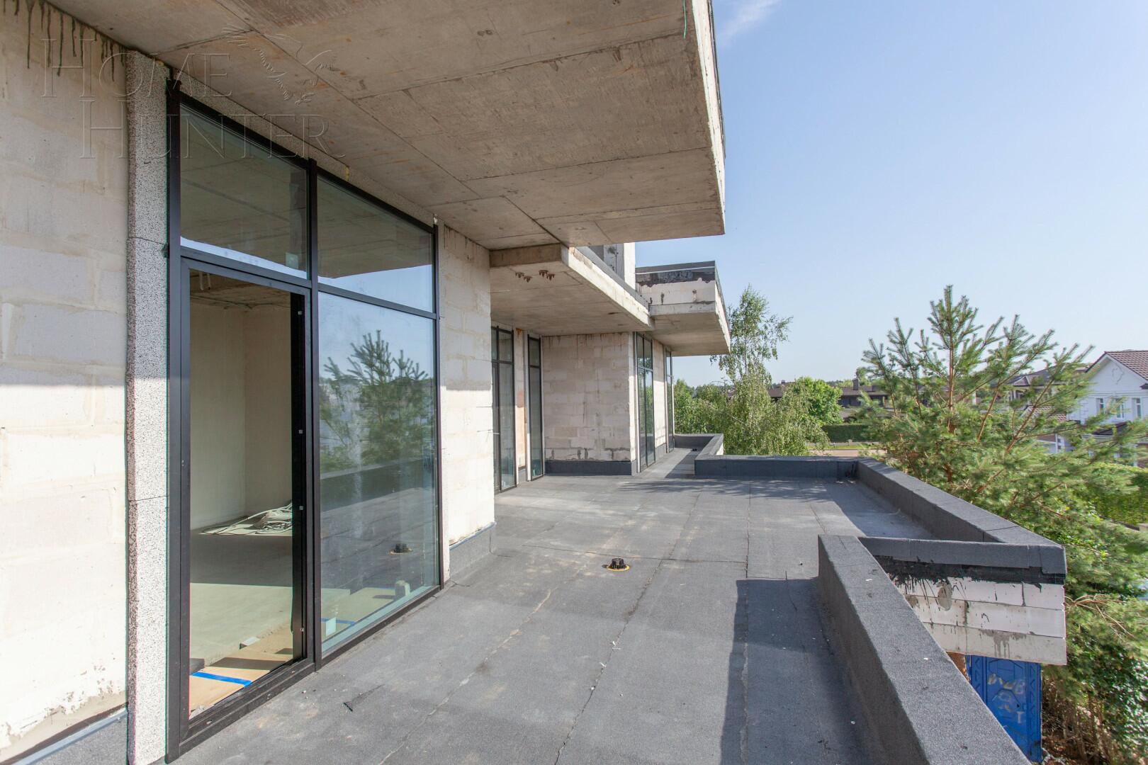 3-этажный коттедж 1 220 м² без отделки