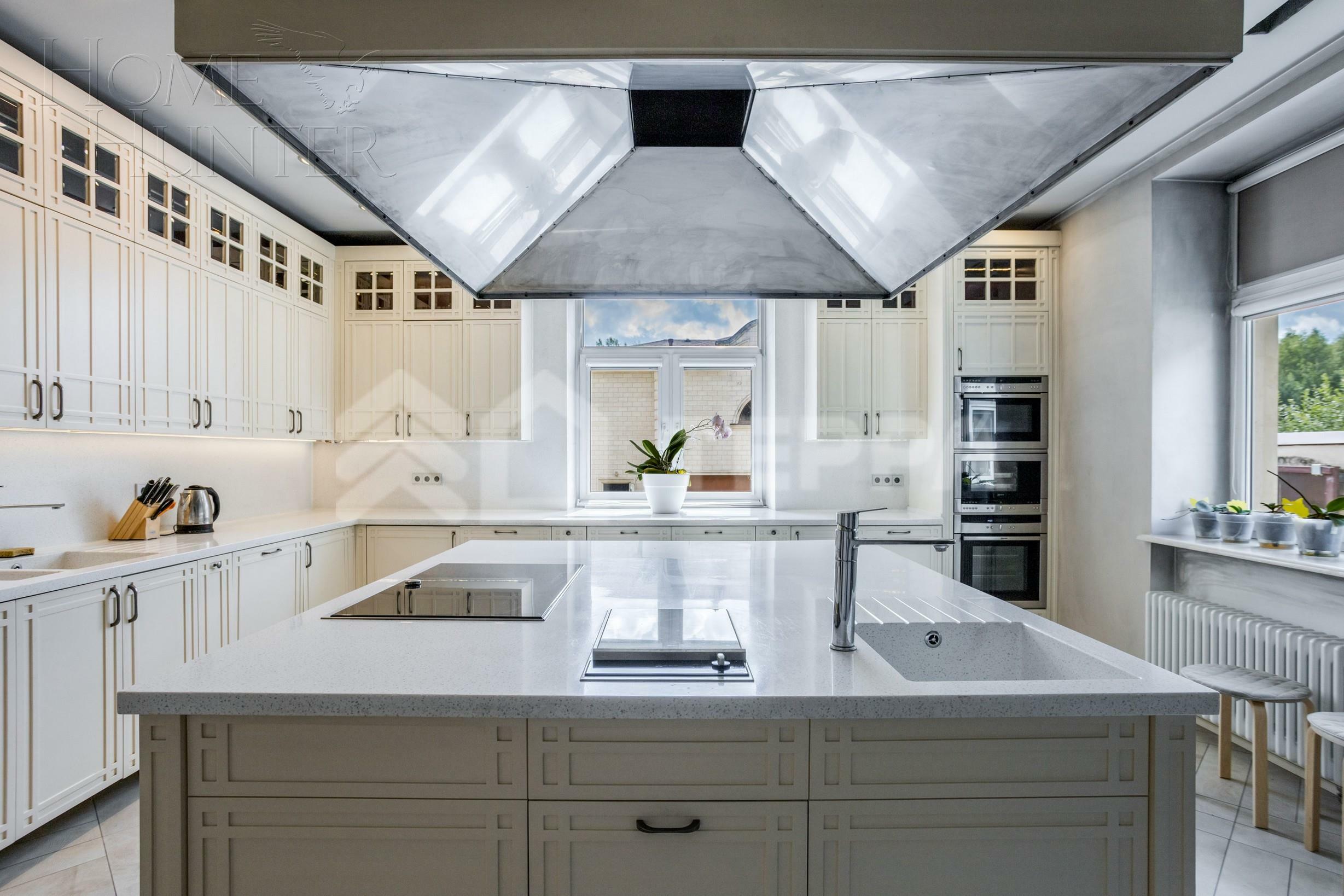 2-этажный коттедж 1 087 м² с отделкой